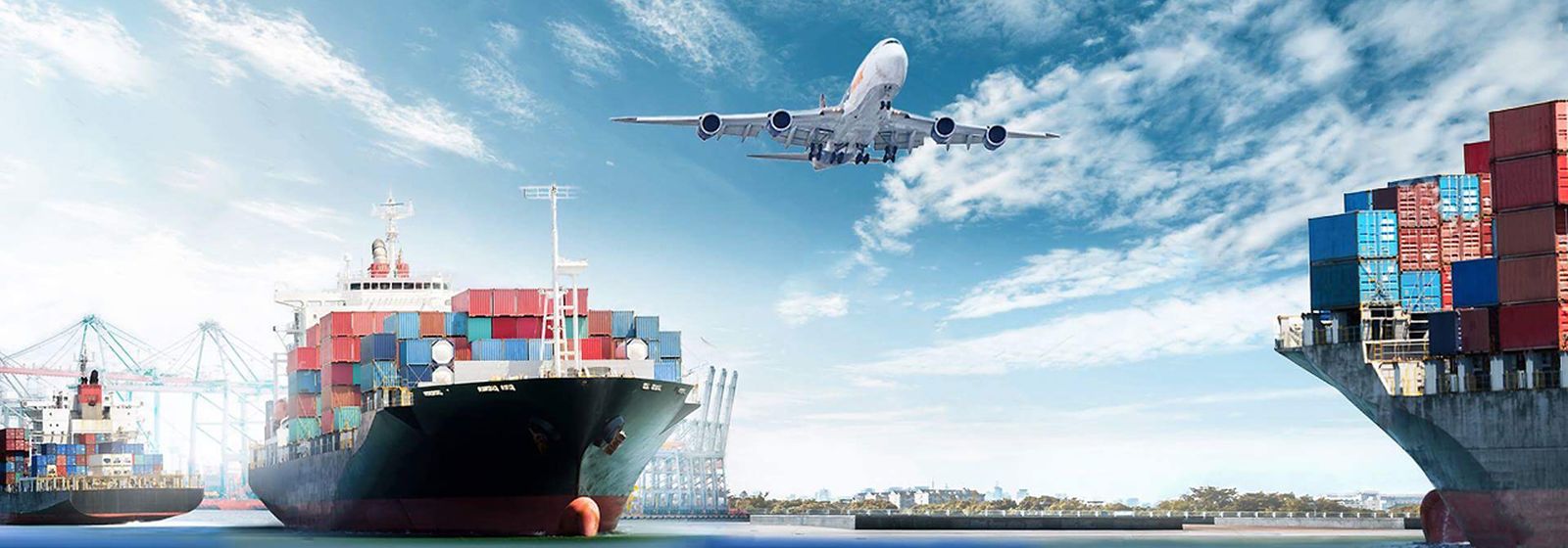 Container ships and cargo aircraft serving Australian ports